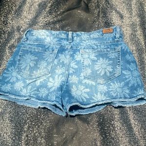 Selling cause not my size no more